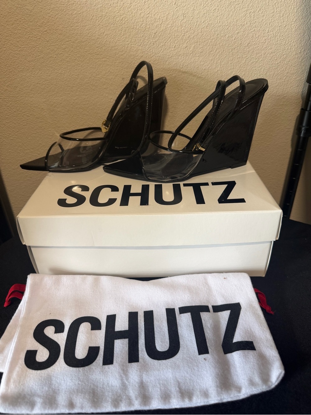 SCHUTZ ❤️‍🔥 “Elodie” Patent Wedge Slingback Peep-Toe Heels